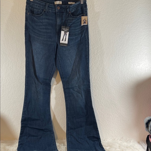 sofia by sofia vergara Denim - SOFIA VERGARA Melisa High Rise Flare Denim Jeans Size 10 NEW